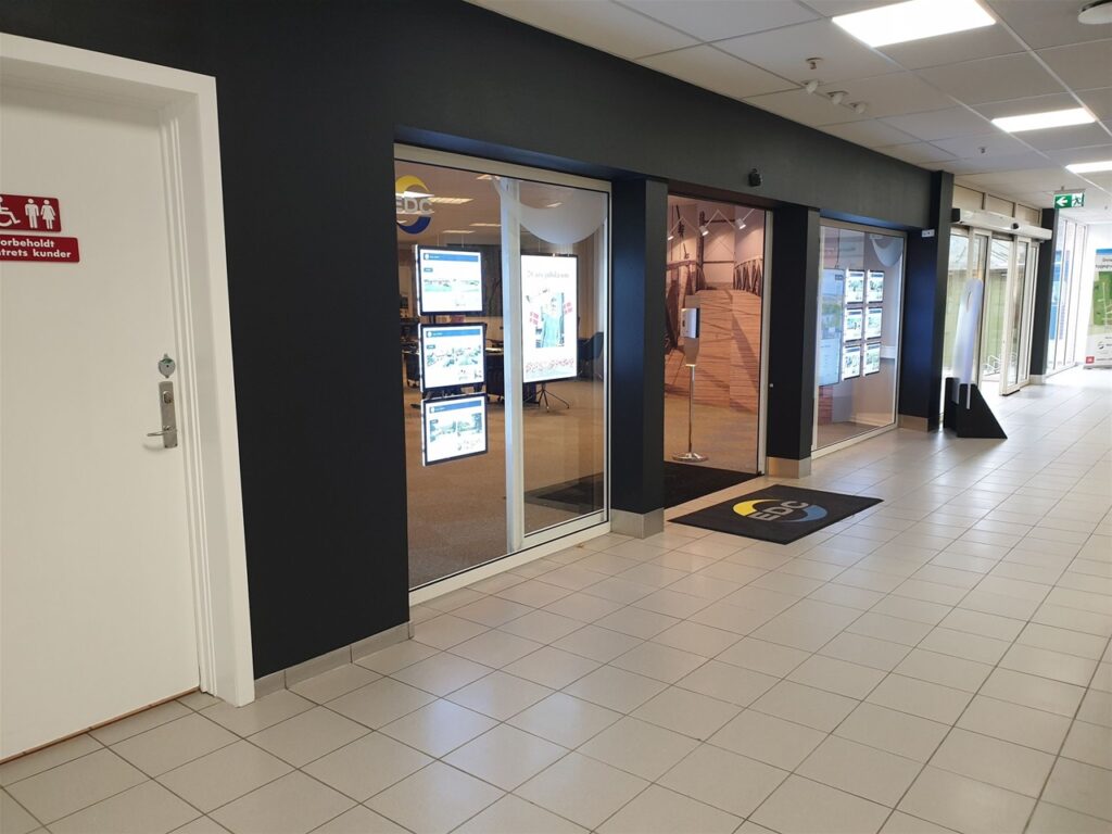 Efter-billede af renovering af EDC facade